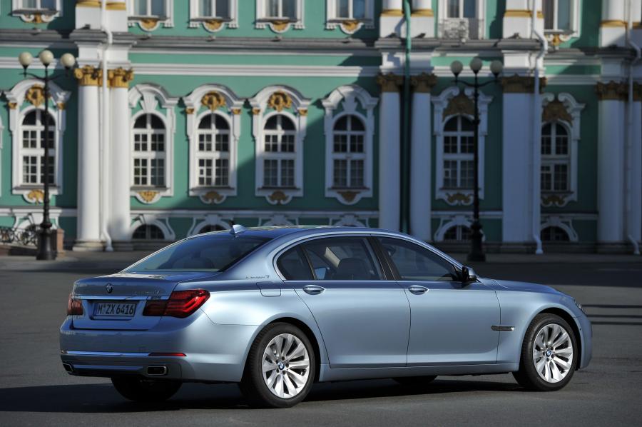  BMW ActiveHybrid 7 2013 года  (фото 26 из 36)